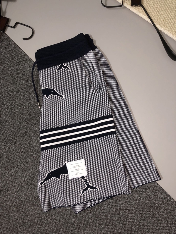 ブランドハーフパンツ背面デザイン